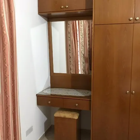 Trouzini 2 * Πέγεια