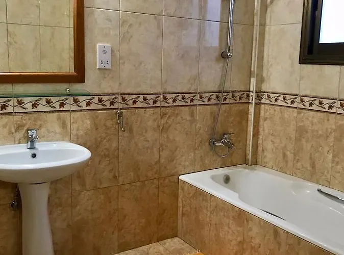 ヴィラ Trouzini 2 *